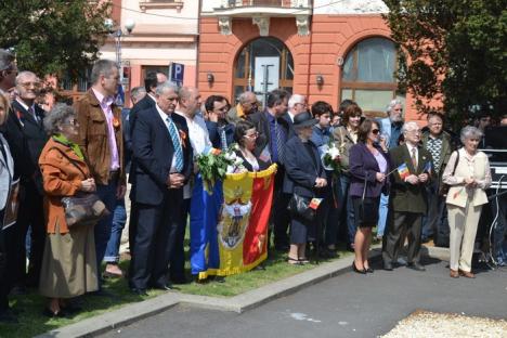 Monarhiştii orădeni au sărbătorit Ziua Regatului României (FOTO)