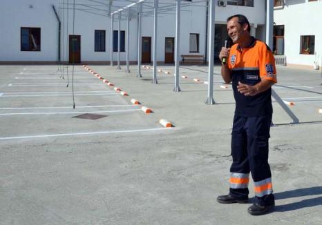 Taxa de fraier: Angajaţii Ambulanţei Bihor au plătit ani în şir cotizaţii unui sindicat din care n-au făcut parte