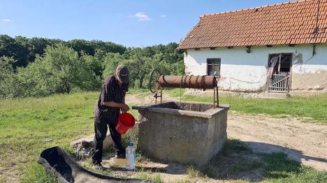 Sate pe „uscat”: Zeci de localități din Bihor înfruntă verile fierbinți fără rețele sau cu apă contaminată