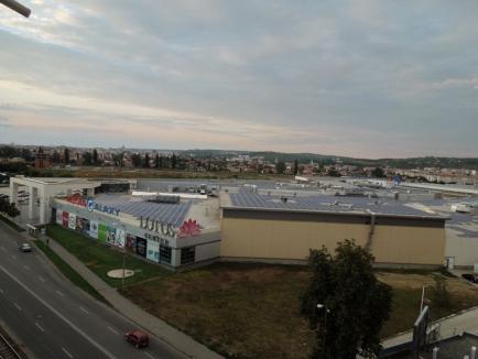 Miza pe soare: Lotus Center şi-a făcut parc fotovoltaic pe acoperiş, iar RCS&RDS a cumpărat un proiect solar (FOTO)