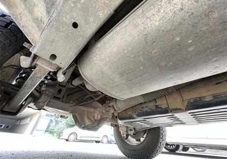 Furt la minut: Hoții de catalizatoare auto din Bihor dau lovituri în câteva zeci de secunde. Păziți-vă mașinile!