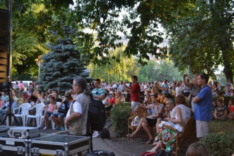 Artiştii orădeni au cântat pentru pace în parcul Palatului Baroc (FOTO/VIDEO)