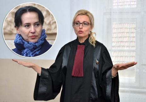 Revoluţie la Justiţie: Preşedinta Tribunalului Bihor, Carmen Domocoş, vrea s-o smulgă 'de la butoane' pe Crina Muntean