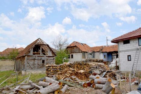 Mergem la risc: În ciuda obligației legale, doar 1 din 5 bihoreni și-au asigurat locuințele împotriva dezastrelor naturale (FOTO)