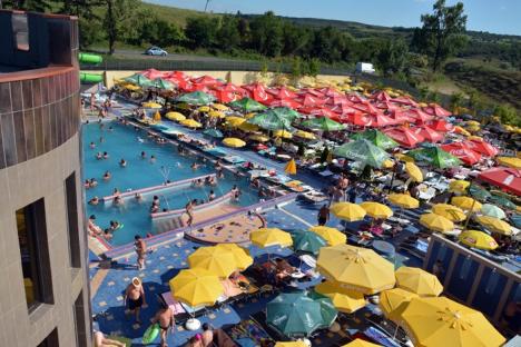 Lege înecată: Majoritatea piscinelor din Bihor au doar puncte de prim-ajutor, nu şi salvamari