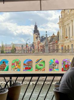 Made in Ukraine: Un tânăr pictor ucrainean, refugiat la Oradea, propune proiecte pline de culoare pentru oraș (FOTO / VIDEO)