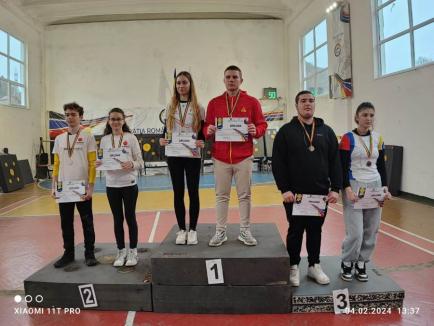Șase medalii, dintre care două de aur, pentru sportivii de la Crişul Oradea la Naţionalele indoor de tir cu arcul (FOTO)
