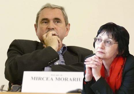 Farse periculoase: Reputatul critic și profesor orădean Mircea Morariu, acuzat de hărțuiri cu SMS-uri