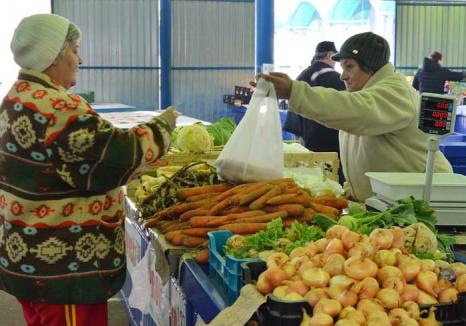 Şmecherii din piaţă: 'Producătorii' de fructe şi legume din pieţe vând marfă importată, plină cu chimicale
