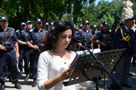 Autorităţile au marcat Ziua Eroilor Neamului cu depuneri de coroane (FOTO)