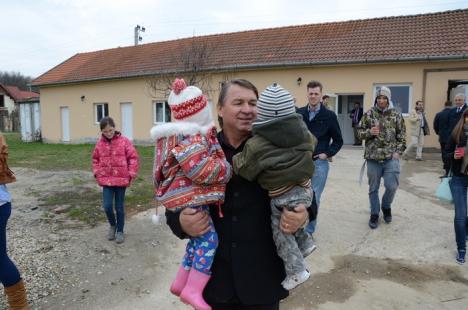 Copiii de la Căminul Felix au propria brutărie şi fermă de lapte (FOTO)