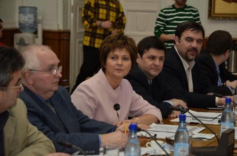 La "bătaie" cu PDL-istul Ciprian Caciora, liberala Cherecheş a fost aleasă viceprimar al Oradiei (FOTO)