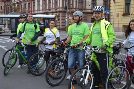 Bicicleta, cel mai rapid mijloc de transport în Oradea. Peste 500 de orădeni au pedalat victorioşi prin oraş (FOTO/VIDEO)