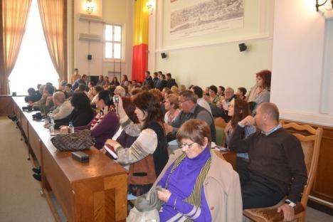Criticul Alex Ştefănescu, la Oradea: Manualele îi îndepărtează pe tineri de literatură (FOTO)