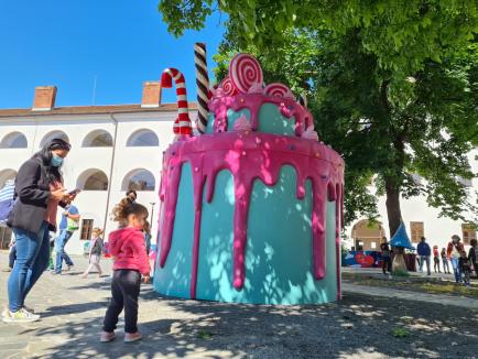 Baloane, muzică și clovni în Cetate! Cum arată evenimentul-pilot organizat de Ziua Copilului, în Oradea (FOTO / VIDEO)