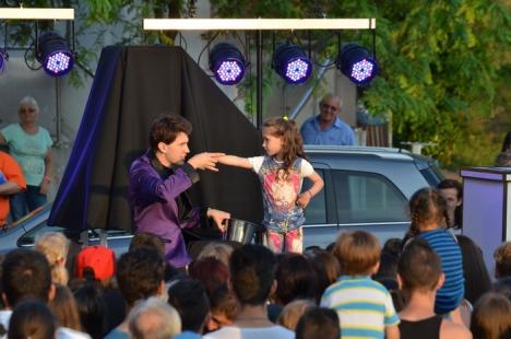 Zi plină pentru copiii orădenilor! Magie, concursuri şi concert Maxim în Orăşelul Copiilor (FOTO)
