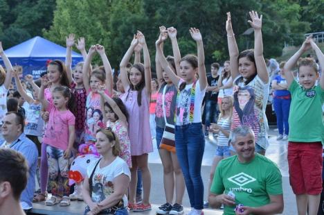 Zi plină pentru copiii orădenilor! Magie, concursuri şi concert Maxim în Orăşelul Copiilor (FOTO)