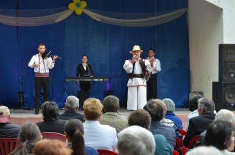 Mii de orădeni au sărbătorit 1 Mai şi Paştele în Parcul Bălcescu (FOTO / VIDEO)