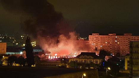 Piața Mare din Oradea a luat foc! Hala veche, cuprinsă de un incendiu uriaș (FOTO / VIDEO)