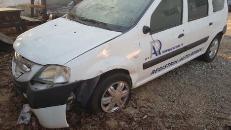 A dat-o-n zid: Fostul şef al RAR Oradea, Gheorghe Lupaş, a făcut praf maşina de serviciu! (FOTO)