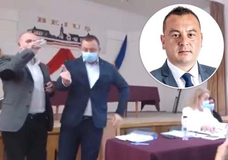 Bâlci de Binş: Primarul de Beiuș, acuzat că „sifonează” banii publici pe achiziţii dubioase și ascunde că e urmărit penal (VIDEO)