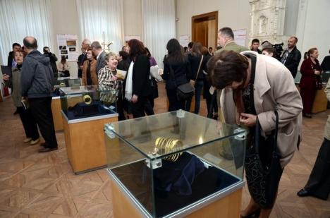 Zilele Muzeului au început cu o expoziţie de metale dacice de tezaur (FOTO)