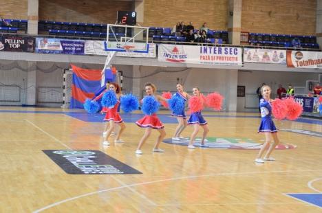 Baschetbaliștii de la CSM U Oradea au câştigat clar jocul cu BC Timba Timişoara (FOTO)