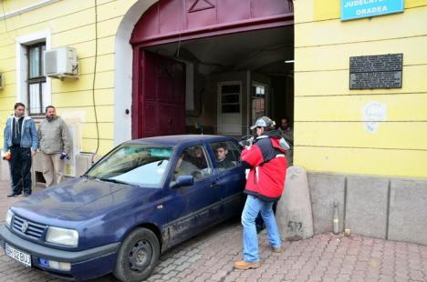 O nouă escrocherie a făcut zeci de victime în Oradea: "Nepotul" aborda vârstnici ca să ceară bani în numele unor rude grav bolnave (FOTO)