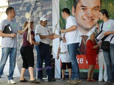 Majalis cu "aromă" electorală, în şanţul Cetăţii (FOTO)