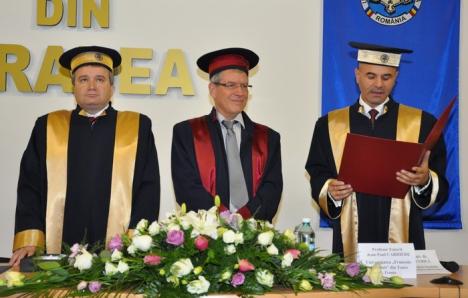 Un specialist francez în urbanism şi amenajarea teritoriului a devenit Doctor Honoris Causa al Universităţii din Oradea (FOTO)