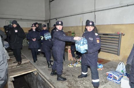 Aproape 20 de tone de alimente au plecat din Oradea către sinistraţii din Ialomiţa (FOTO)