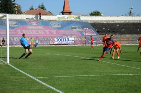 Niculescu a debutat "acasă" cu victorie: FC Bihor a bătut Luceafărul cu 2-1 (FOTO)