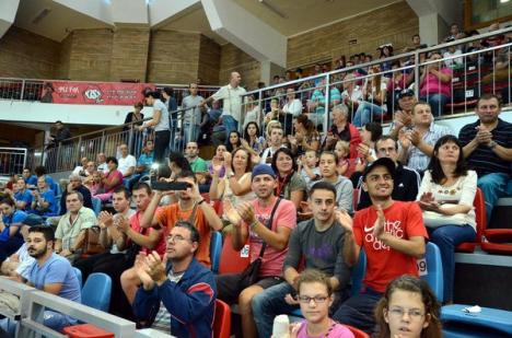 Naţionala de handbal feminin a dispus de Olanda la Oradea, cu scorul de 36-29 (FOTO)