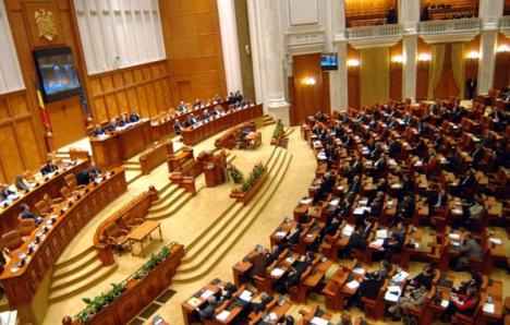 Parlamentarii vor fi aleşi prin vot uninominal, pragul electoral fiind eliminat