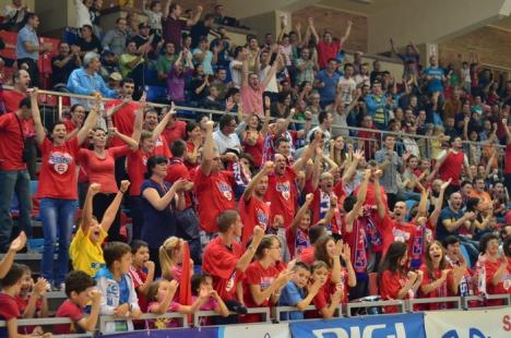 CSM Oradea a câştigat cu greu meciul de acasă împotriva lui Gaz Metan Mediaş (FOTO)