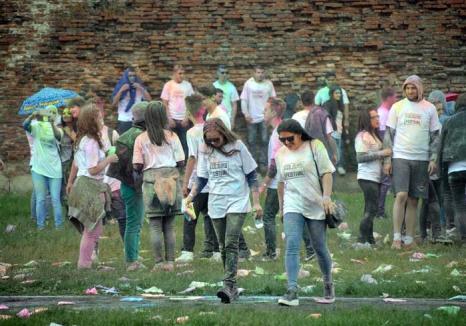 Cireşar în culori: Copiii Oradiei sunt chemaţi la spectacole şi jocuri în Cetate, iar adolescenţii la un festival multicolor