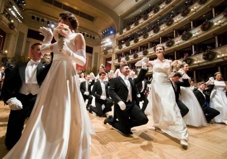 O seară vieneză: Orădenii, invitaţi la evenimentul monden al primăverii - un bal cu arii din opere celebre şi prezentări de modă