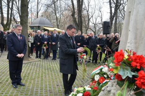 De 15 martie, PPMT a mai cerut o dată amplasarea statuii Sfântului Ladislau în Piaţa Unirii (FOTO)