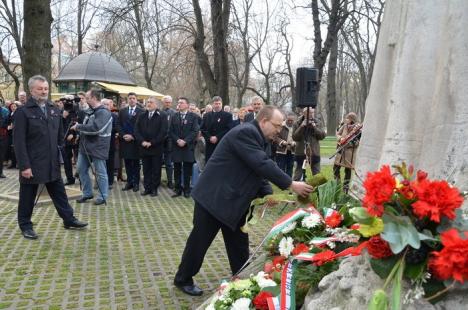 De 15 martie, PPMT a mai cerut o dată amplasarea statuii Sfântului Ladislau în Piaţa Unirii (FOTO)