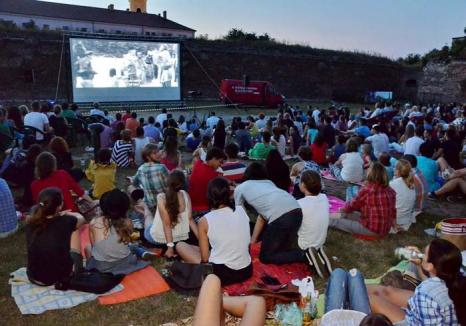 Poveşti sub clar de lună: Parcul Cetăţii se va transforma în luna august într-un cinematograf în aer liber