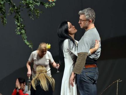 Nuntă cu repetiţie: Tragicomedia "Cometa", cea dintâi premieră din acest an a Teatrului Regina Maria