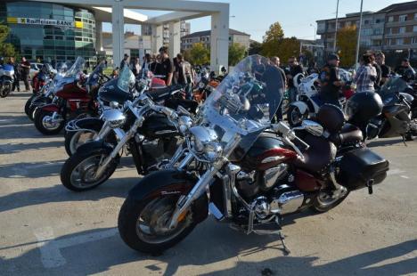 Sute de motociclişti au marcat închiderea sezonului motociclistic (FOTO)