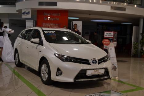 Noul model de Toyota Corolla, cea mai vândută maşină din lume, a fost lansat şi la Oradea (FOTO)