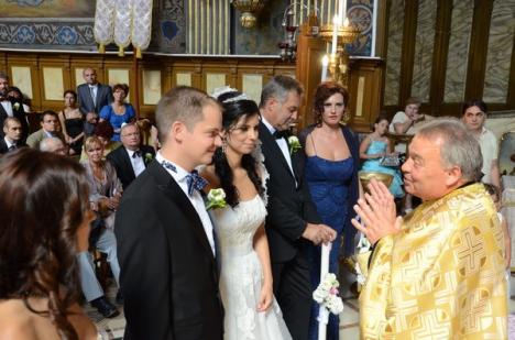 Avrigeanu şi Mang s-au încuscrit: Copiii lor s-au căsătorit duminică (FOTO)