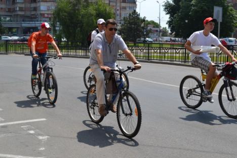 Elevii gojdişti promovează ciclismul, chiar dacă nu au destule piste în oraş (FOTO)