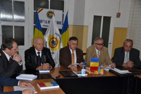 Gheorghe Funar a lansat candidaţii PRM Bihor pentru alegerile parlamentare (FOTO)