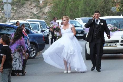 Miri noncoformişti: În ziua nunţii, s-au plimbat cu TIR-urile (FOTO)
