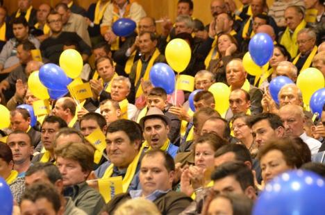 Liberalii s-au îmbărbătat între ei şi l-au aclamat pe "viitorul preşedinte al României" (FOTO)