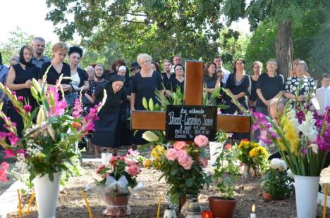 Criticat că n-a mers la înmormântare, episcopul Sofronie a oficiat parastasul părintelui Ciordaş (FOTO)