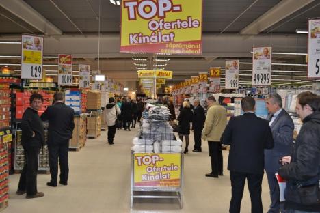 Se deschide un nou magazin Kaufland: 15.000 de produse şi promoţii de până la 50% în prima săptămână (FOTO)